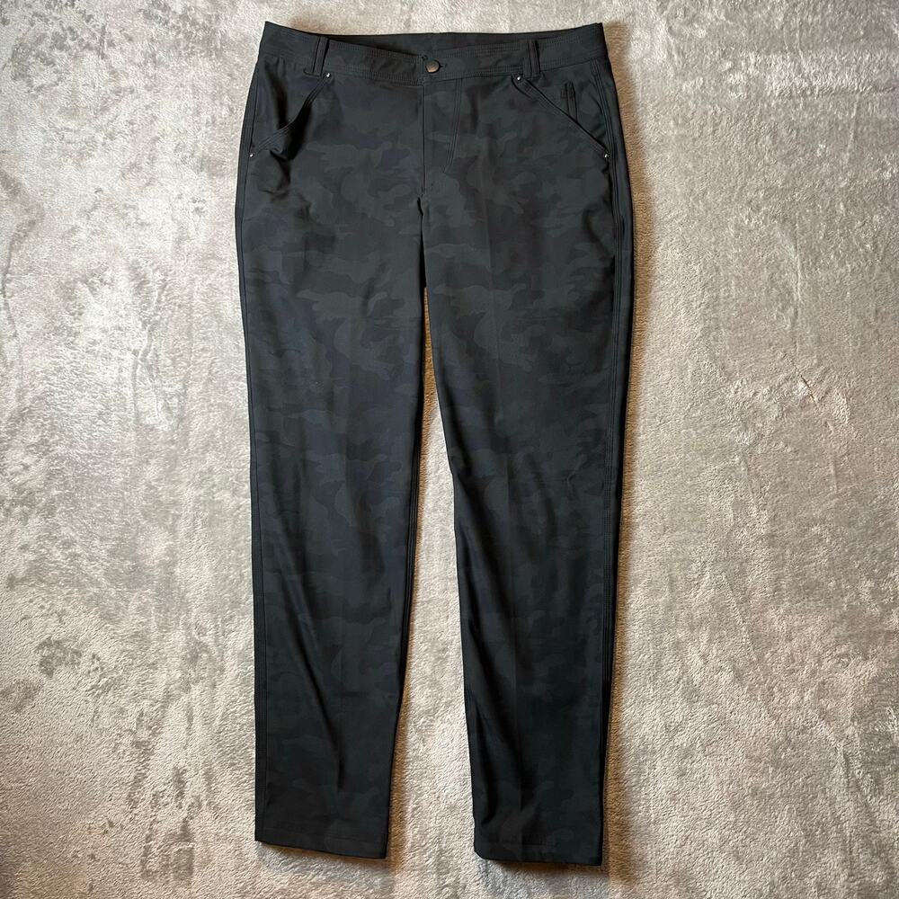 Lululemon Day Trip Boyfriend Pant Lotus Camo Black‎ Size 6